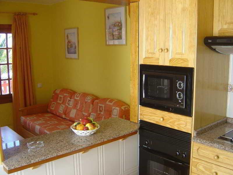 Apartamentos Castillo Beach 科斯塔卡莱塔 外观 照片